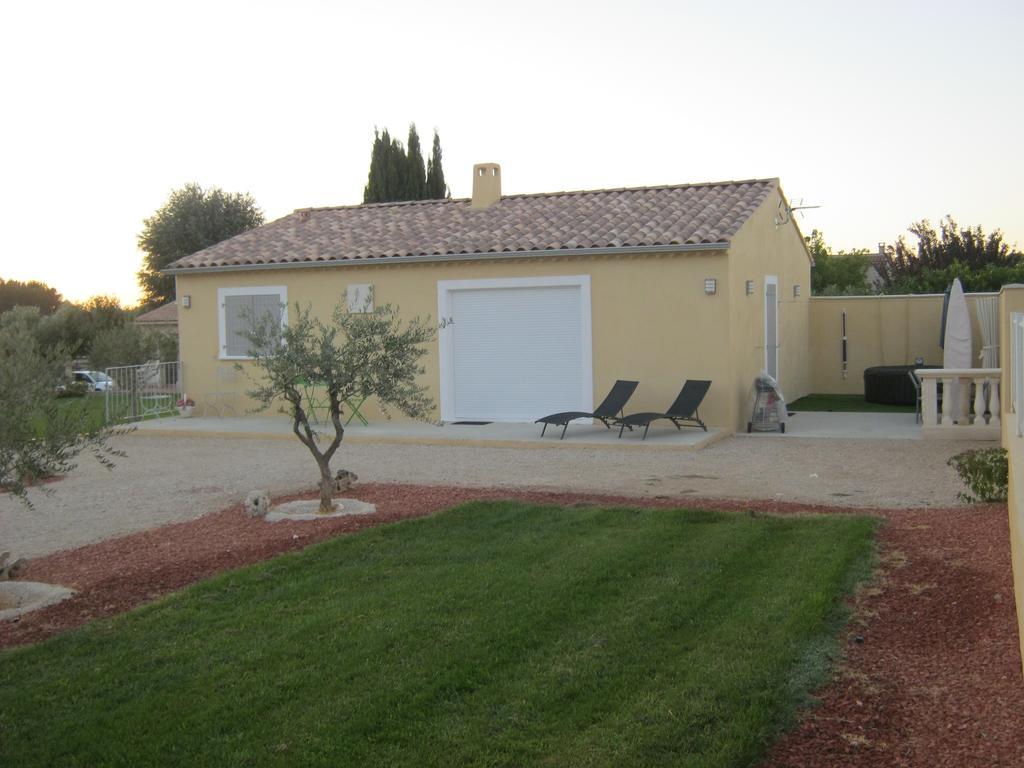Вилла Le Jardin Des Tourterelles Robion en Luberon Экстерьер фото